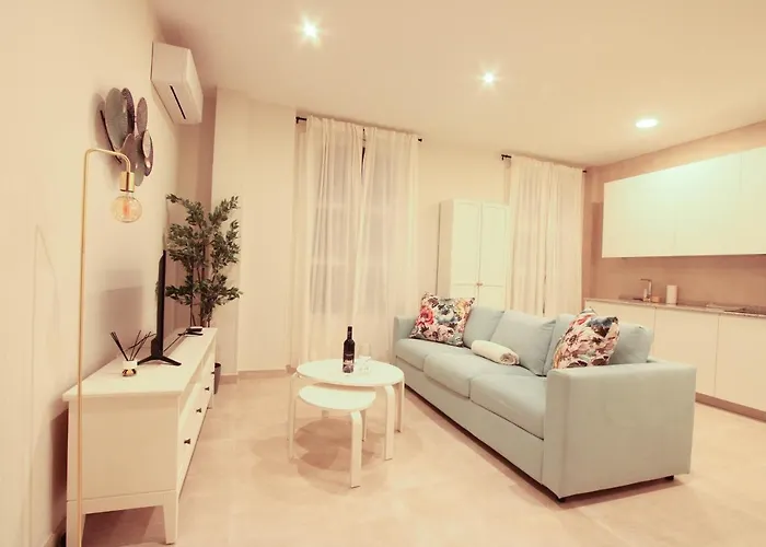 A Un Paso De La Catedral Toledo