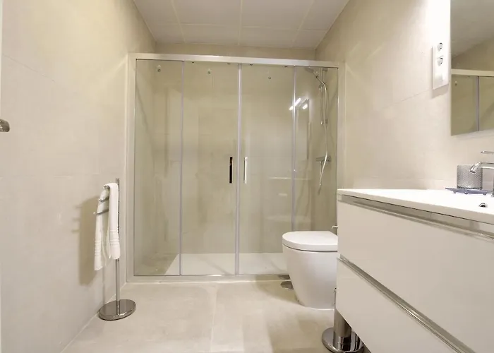 A Un Paso De La Catedral Toledo