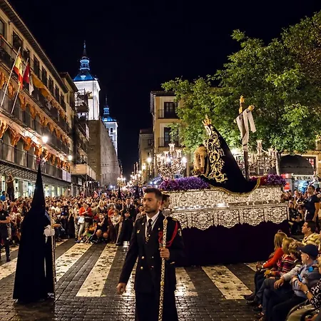 A Un Paso De La Catedral